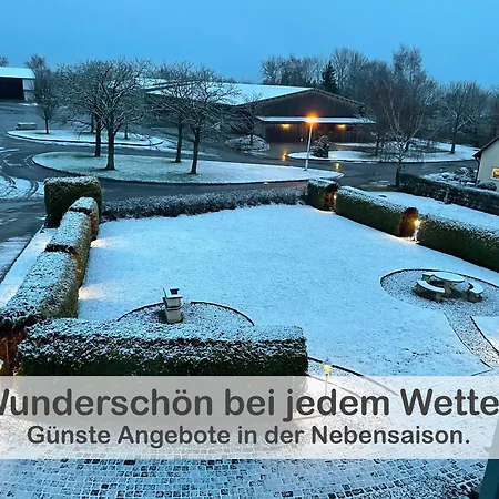Ferienwohnung Im Gutshaus, Entschleunigung Pur Fuer Erholsame Tage Hohen Wieschendorf Exterior photo